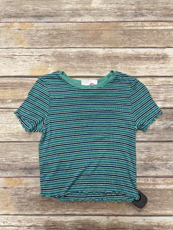 Top Short Sleeve By Wild Fable In Striped Pattern, Size: M